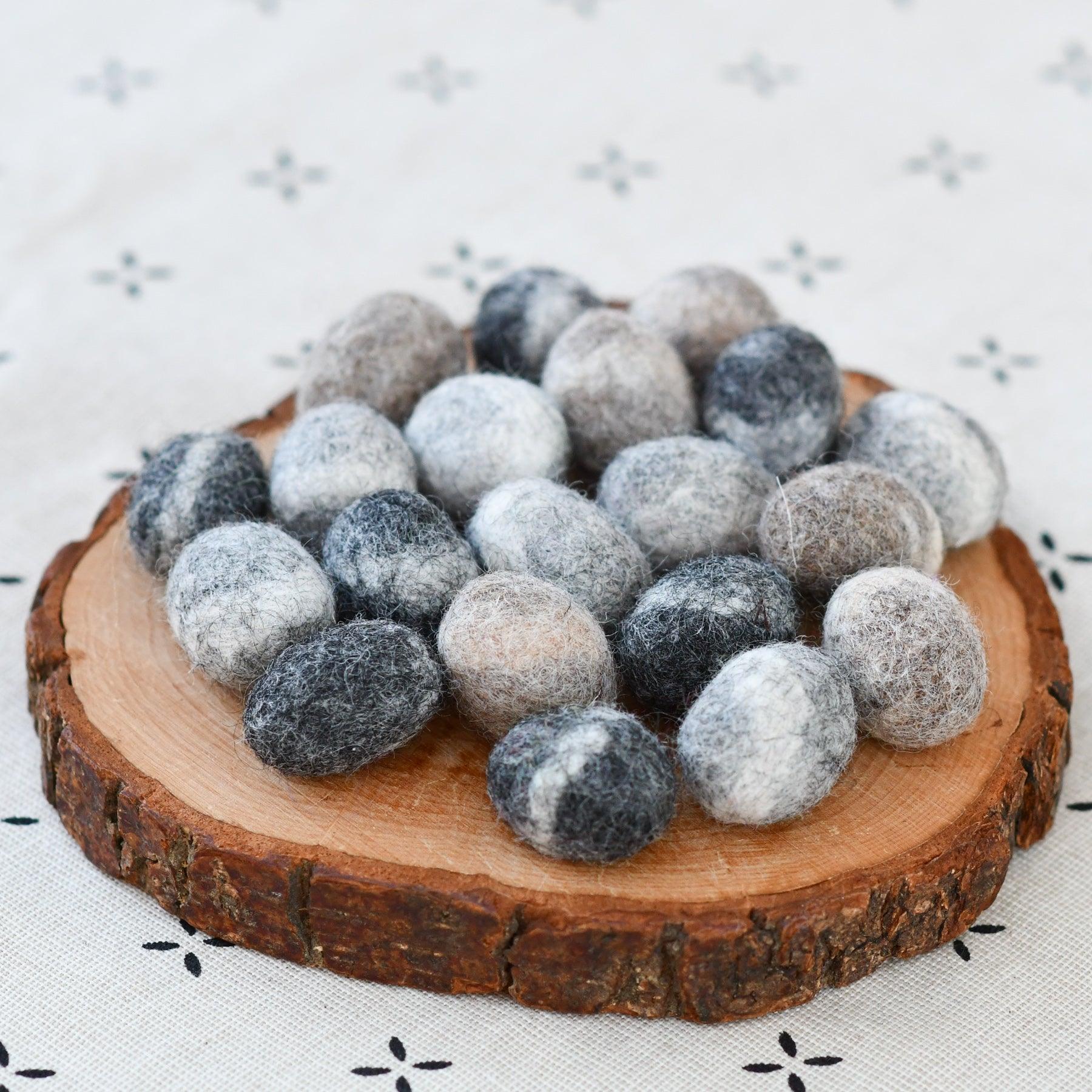 Felt Pebbles Stones in a Pouch - 3cm - 20 pebbles