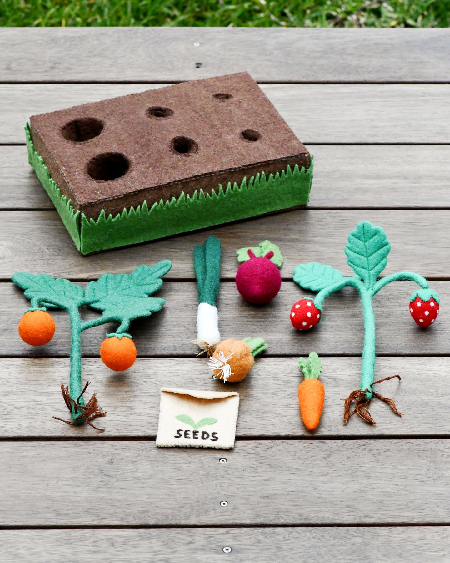 Felt Garden Planter Box with Plants and Vegetables